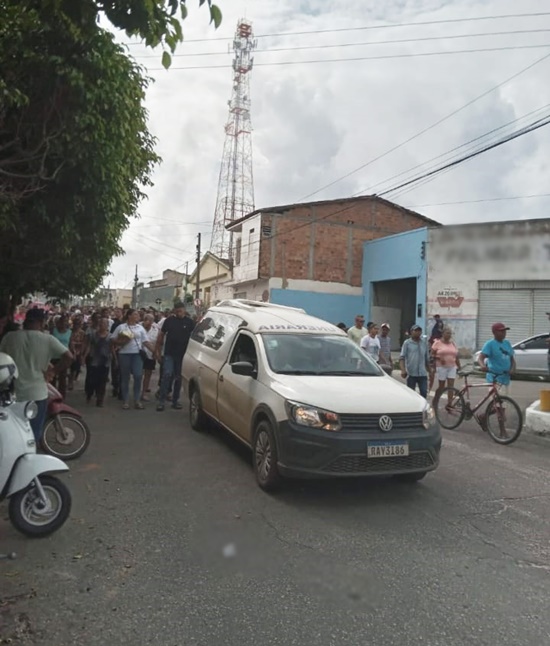 Corpo do jovem Davi foi sepultado na manhã desta sexta, em Estância