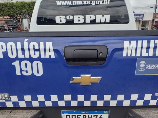 Policiais militares da 3ª Cia/6º BPM cumprem mandato de prisão no município de Umbaúba