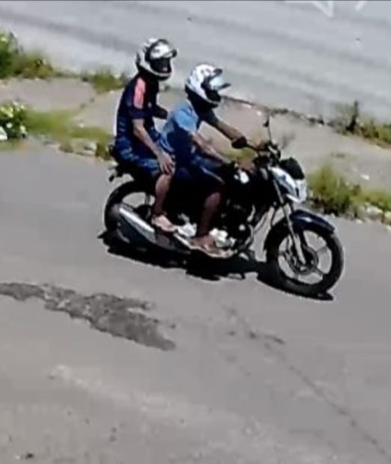 Polícia Civil divulga imagens os suspeitos de roubo de motocicleta em Socorro