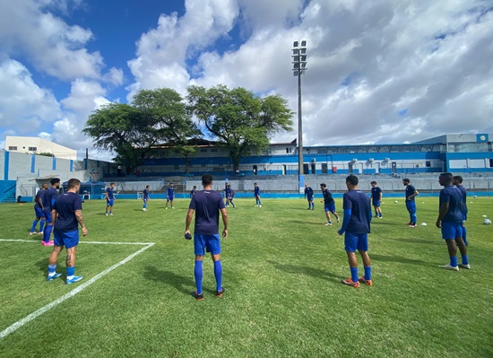 Confiança faz último treino antes de enfrentar o Remo