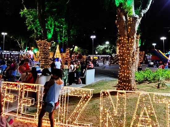 Prefeitura de Estância acende luzes do Natal Iluminado