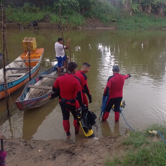 Corpo de Bombeiros resgata corpo de homem que se afogou no rio Vaza-barris em Itaporanga