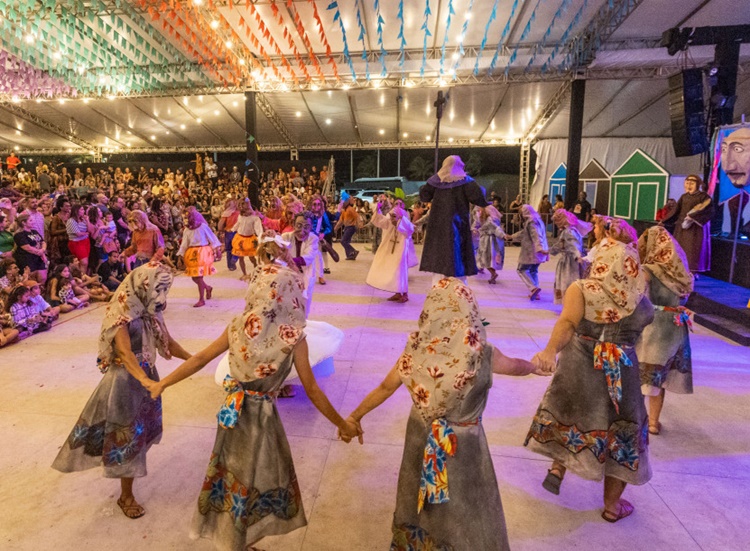 Última semana da Vila do Forró 2025 tem início com mais de 30 atrações de diversos estilos
