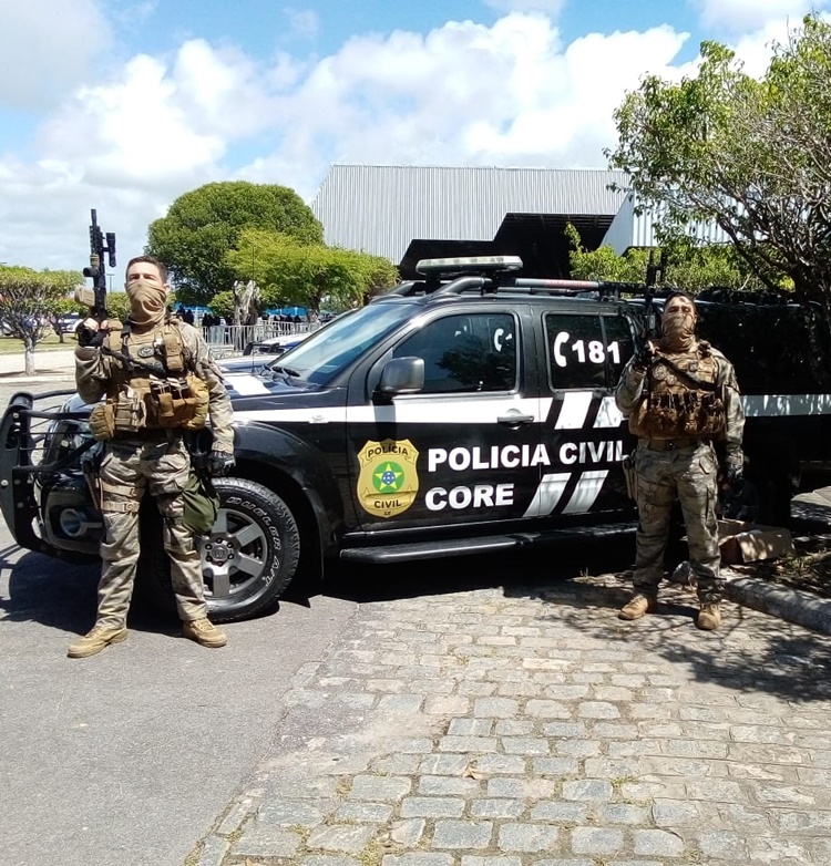 Core prende duas mulheres condenadas por roubo à mão armada em Capela