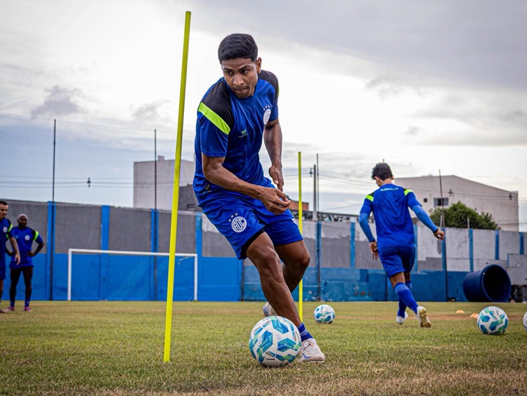 Confiança encerra preparação para o Clássico Maior