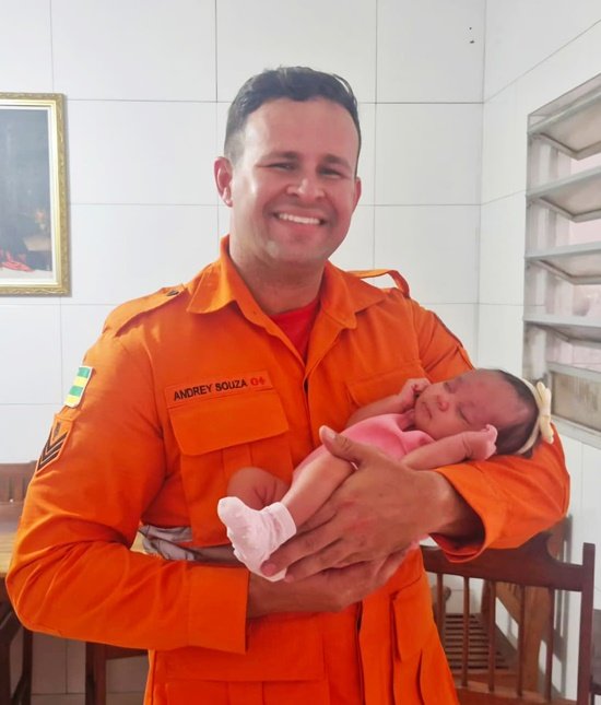 Bombeiro militar salva bebê de um mês engasgada em Aracaju